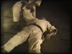 Ushiro Kesa Gatame (controllo a fascia da dietro)